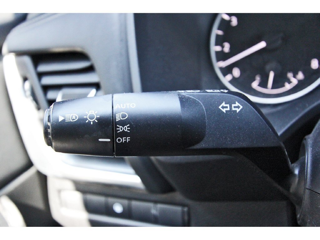 Used 2024 Nissan Rogue SV FWD image 17