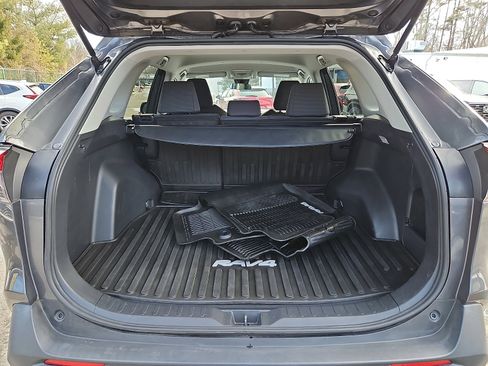Used 2019 Toyota RAV4 LE image 29