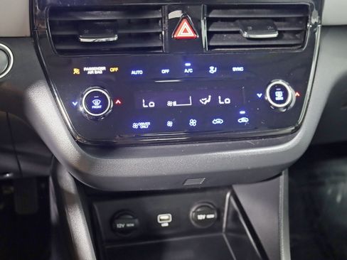 Used 2020 Hyundai Ioniq SE image 20