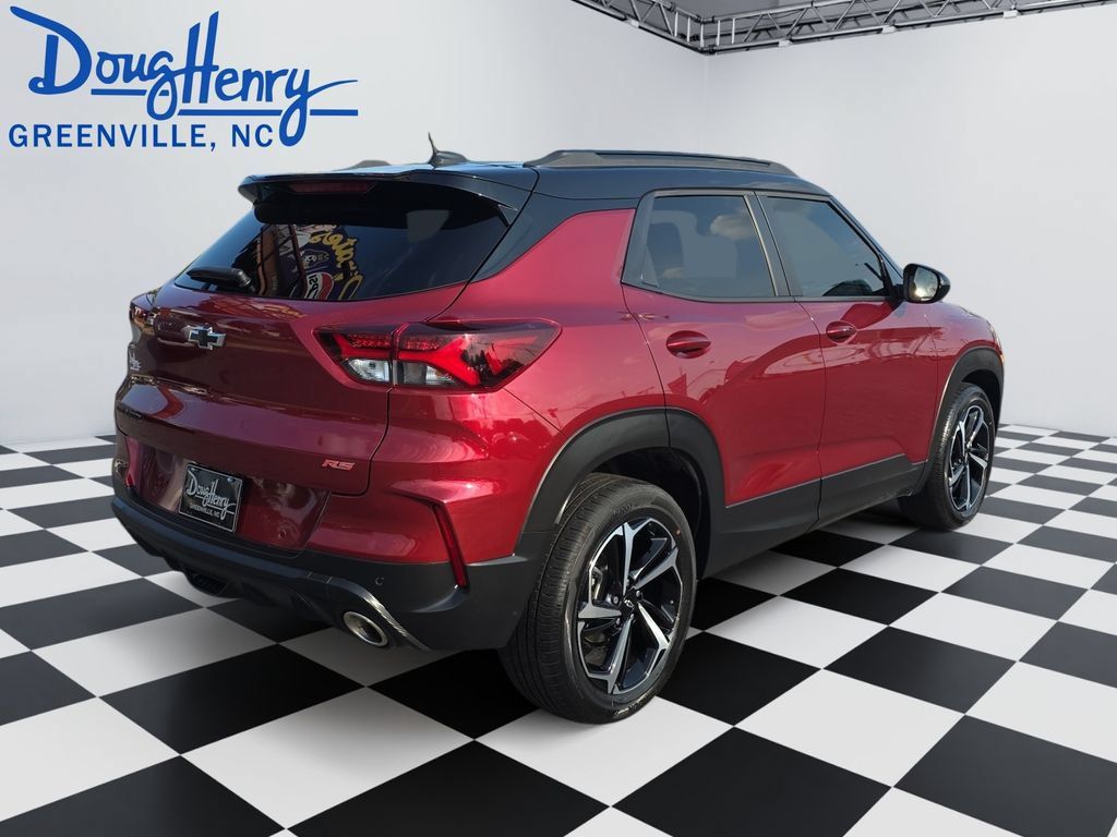 Used 2022 Chevrolet TrailBlazer RS w/ Technology Package FWD image 5