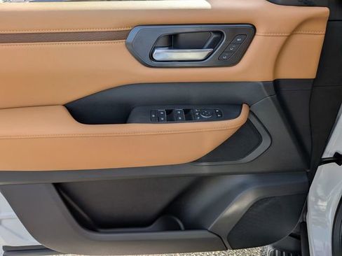 New 2026 Nissan Armada SL w/ Captain's Chari Seat Package image 13