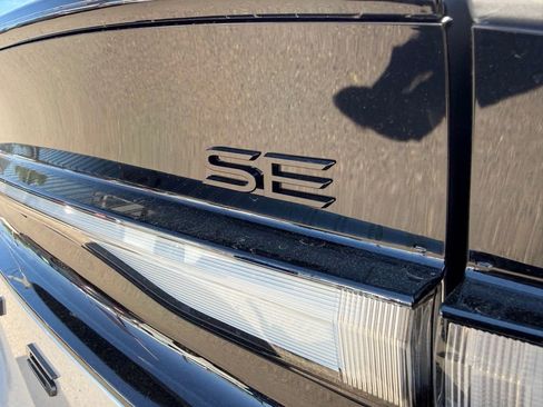 New 2026 Toyota Prius Plug-In Hybrid image 8