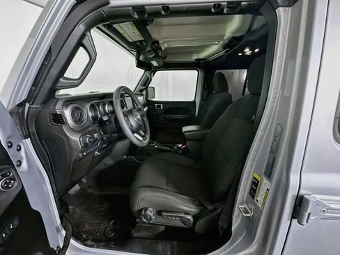 Used 2023 Jeep Wrangler Unlimited w/ Cold Weather Group AWD/4WD image 13
