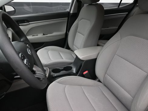 Used 2020 Hyundai Elantra SE image 11