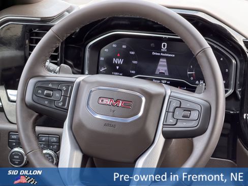 Used 2025 GMC Sierra 1500 SLT w/ SLT Premium Plus Package AWD/4WD image 9