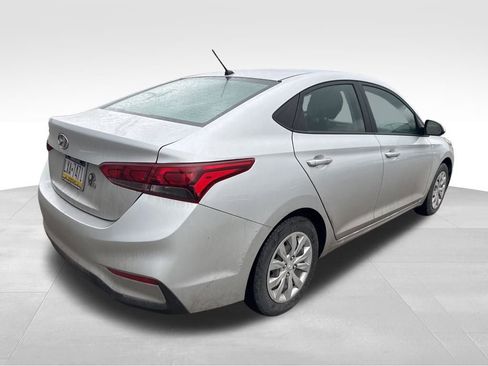 Used 2022 Hyundai Accent SE image 12