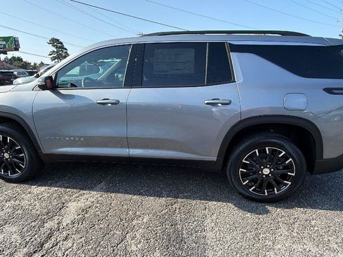 New 2026 Chevrolet Traverse LT w/ Sun and Wheel Package FWD image 12