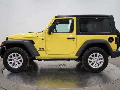 Used 2023 Jeep Wrangler Sport AWD/4WD image 4