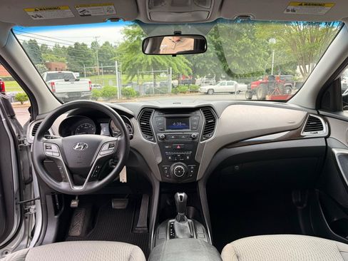 Used 2017 Hyundai Santa Fe Sport FWD image 18