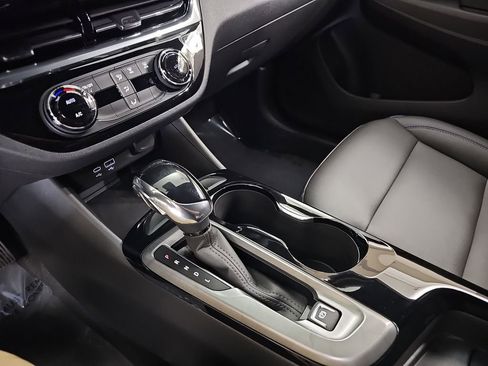 Used 2025 Buick Envista Sport Touring FWD image 27