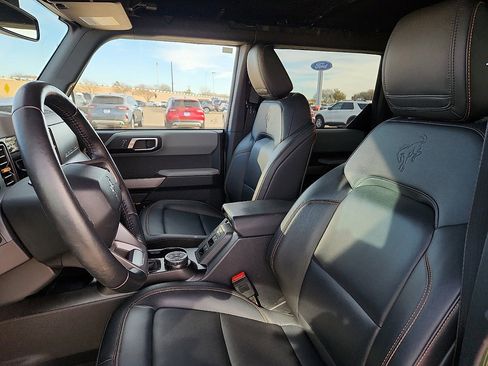 Used 2022 Ford Bronco Badlands image 7