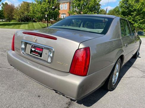 Used 2003 Cadillac De Ville w/ Comfort & Convenience Package FWD image 61