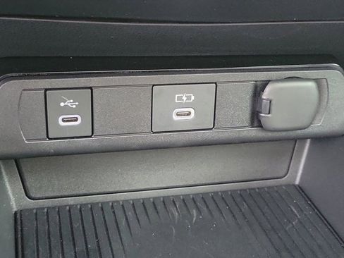 Used 2023 Toyota Prius LE image 28