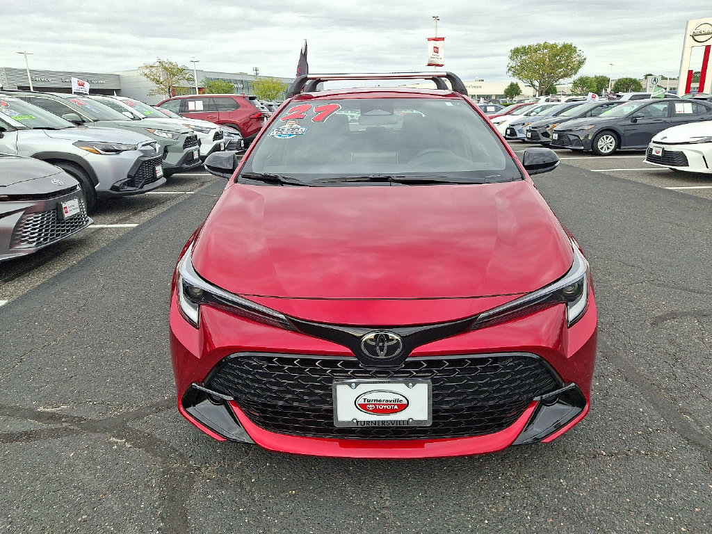 Used 2027 Toyota Corolla SE FWD image 2