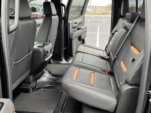 Used 2025 GMC Sierra 1500 AT4 w/ AT4 Preferred Package image 17