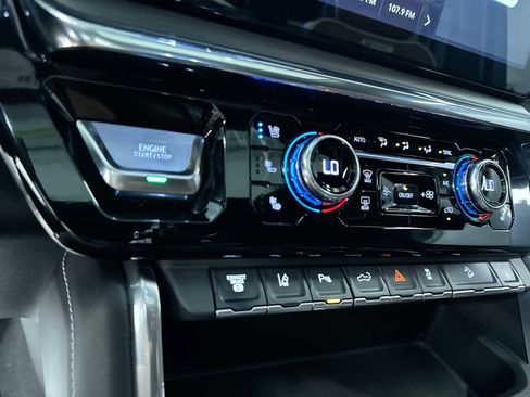 Used 2024 GMC Sierra 2500 Denali Ultimate image 17