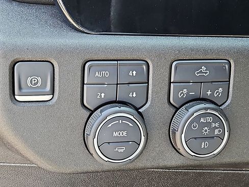 Certified 2025 Chevrolet Silverado 1500 RST w/ Convenience Package II AWD/4WD image 26
