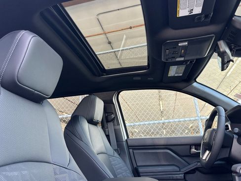 New 2025 Toyota Tacoma TRD Off-Road image 16