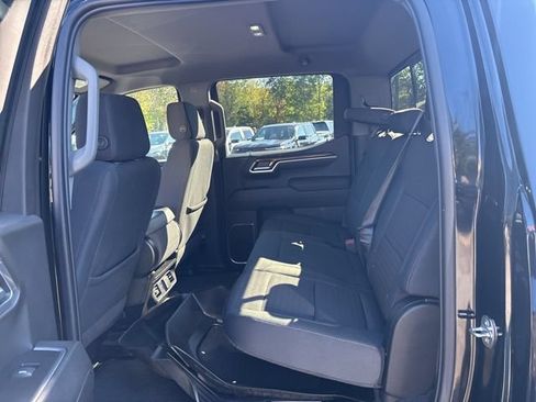 Used 2022 Chevrolet Silverado 1500 LT w/ Safety Package AWD/4WD image 11