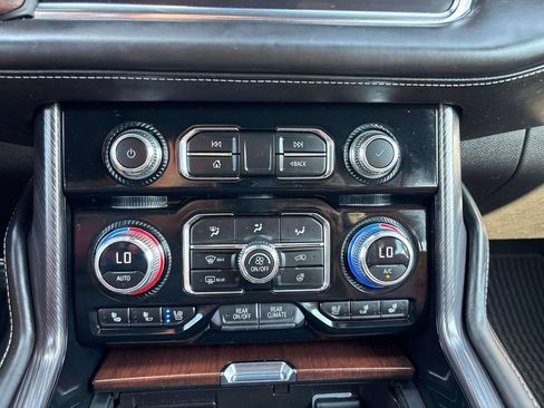 Used 2023 GMC Yukon Denali Ultimate AWD/4WD image 30