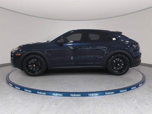 Used 2024 Porsche Cayenne Turbo GT image 9