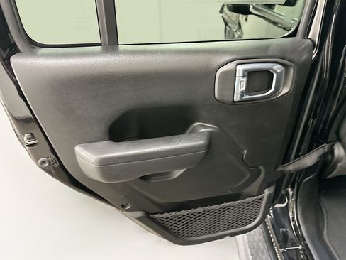 Used 2022 Jeep Wrangler Unlimited Sport AWD/4WD image 27