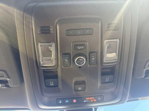 Used 2022 Chevrolet Tahoe Z71 w/ Z71 Off-Road Package AWD/4WD image 27