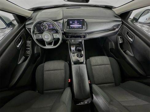 Used 2024 Nissan Rogue SV image 30