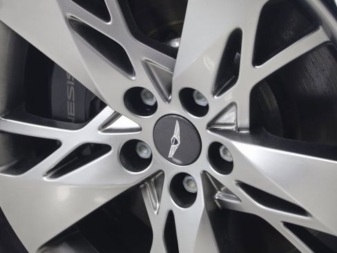 Used 2022 Genesis GV70 3.5T Sport w/ Sport Advanced Package image 17