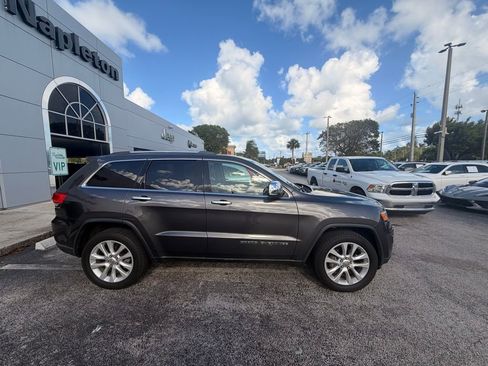 Used 2017 Jeep Grand Cherokee Limited image 6