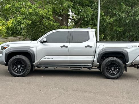 Used 2024 Toyota Tacoma TRD Off-Road w/ TRD Off Road Upgrade Package AWD/4WD image 5