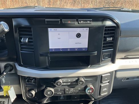 Used 2023 Ford F250 XLT w/ FX4 Off-Road Package image 3