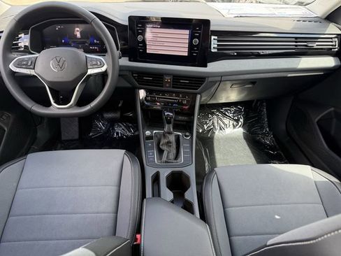 New 2026 Volkswagen Jetta SE FWD image 7