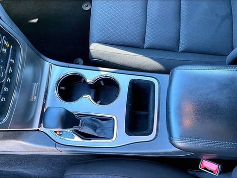 Used 2021 Jeep Grand Cherokee Laredo w/ Security & Convenience Group image 18