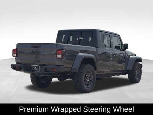 Used 2024 Jeep Gladiator Sport AWD/4WD image 10