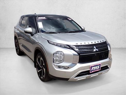 Used 2024 Mitsubishi Outlander SE FWD image 6