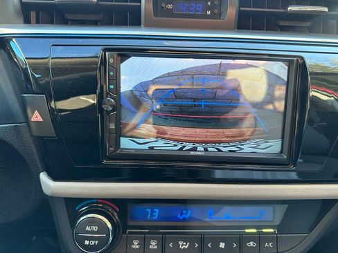 Used 2016 Toyota Corolla LE image 10