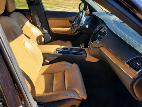 Used 2016 Volvo XC90 T6 image 29