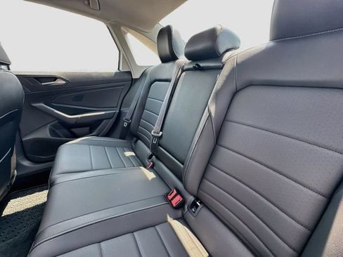 Used 2023 Volkswagen Jetta SE FWD image 30