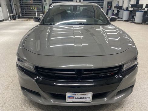 Used 2019 Dodge Charger SXT w/ Driver Confidence Group image 2