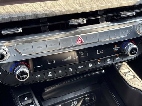 Used 2024 Kia Telluride SX Prestige image 13