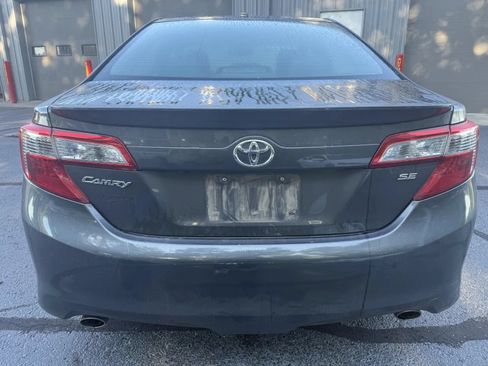 Used 2013 Toyota Camry SE w/ Leather Pkg FWD image 3