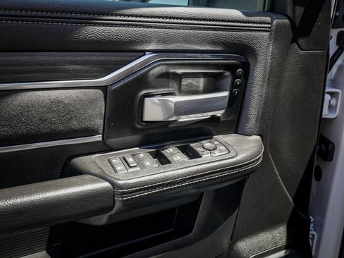 Used 2026 RAM 2500 Laramie AWD/4WD image 16
