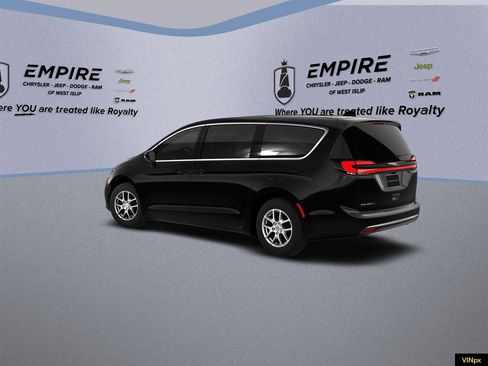 New 2026 Chrysler Pacifica Select image 5
