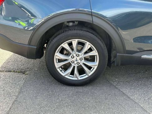 Used 2023 Ford Explorer XLT w/ Equipment Group 202A AWD/4WD image 7