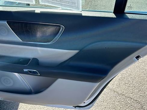 Used 2017 Lincoln Continental Reserve w/ Luxury Package image 12