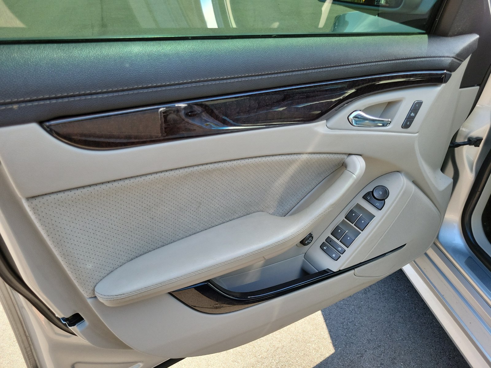 Used 2012 Cadillac CTS V w/ Wood Trim Package RWD image 7