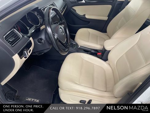 Used 2017 Volkswagen Jetta SEL image 17