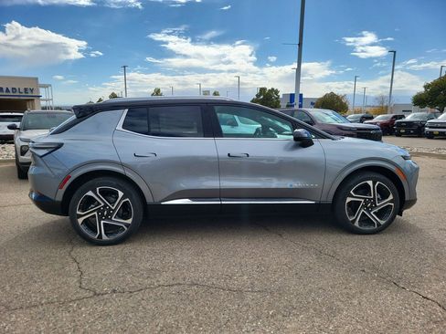 New 2026 Chevrolet Equinox EV LT image 9