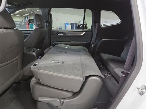 Used 2025 GMC Acadia Elevation image 35